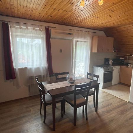 Apartments With A Parking Space Smoljanac, Plitvice - 12345 Quarto foto